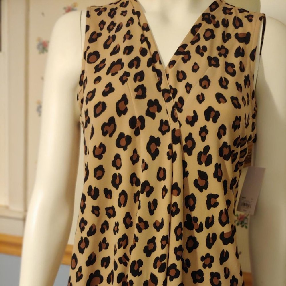 Leopard print sleeveless NWT women's top